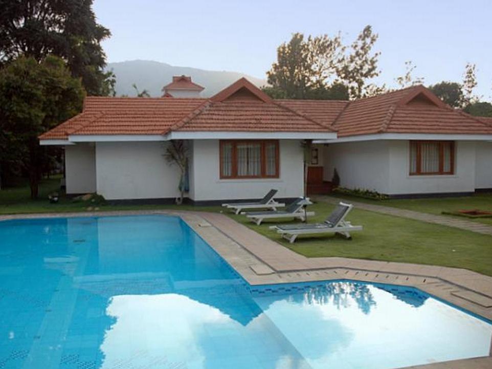 Hotel Silver Crest Thekkady Bagian luar foto